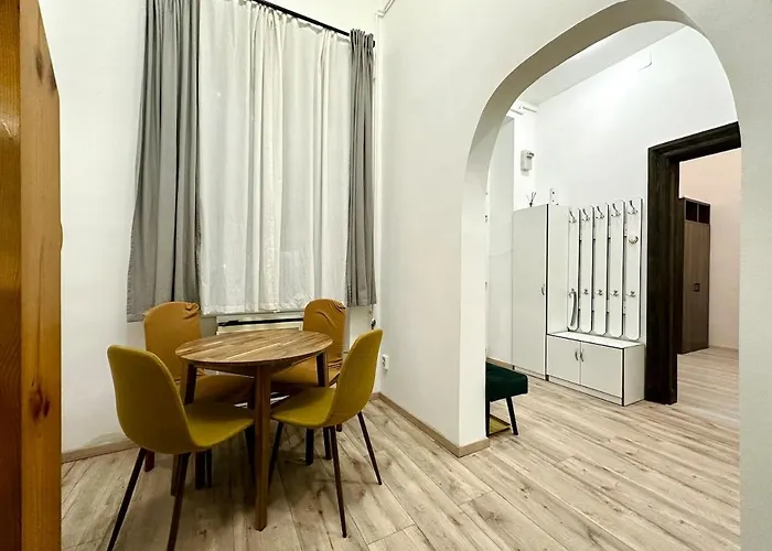 Ati\'S Home - Downtown 2 Bedroom Apartment