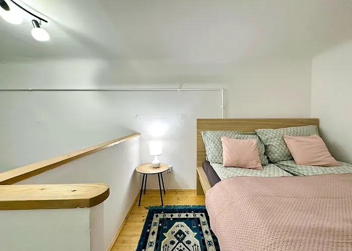 Ati\'S Home - Downtown 2 Bedroom Apartment